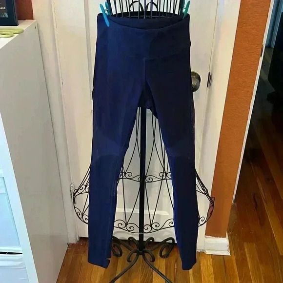 Alo Yoga Leggings with Stirrups-Sz M - Picture 1 of 6